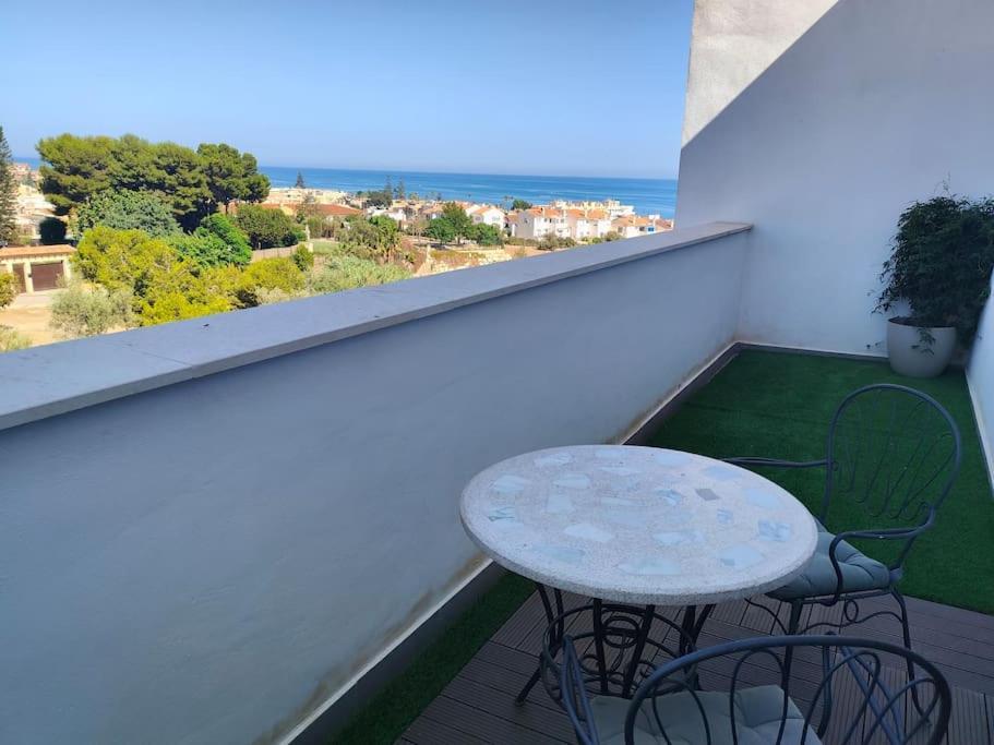 Апартаменты Atico Con Piscina, Golf, Vistas Al Mar Торре-де-Бенагальбон Экстерьер фото